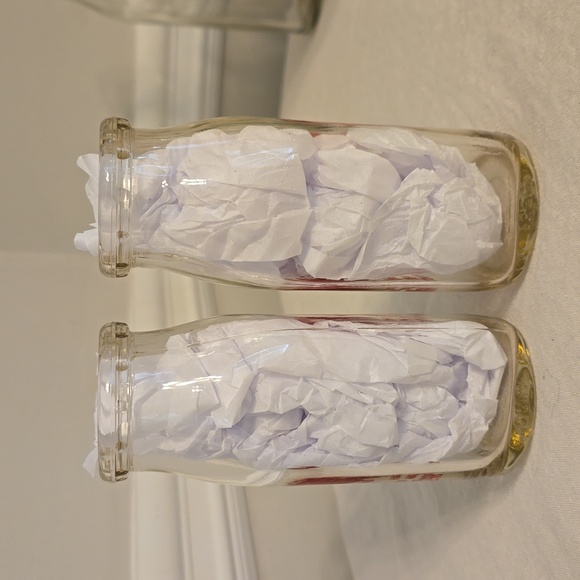 Two Miller's Milk Bottles Vintage Excellent Condition - Picture 8 of 12